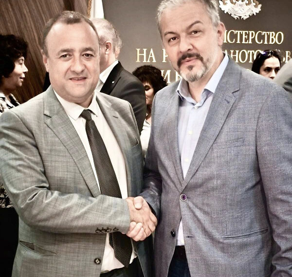 Кметът на Севлиево и регионалният министър подписаха споразумения за ключови проекти