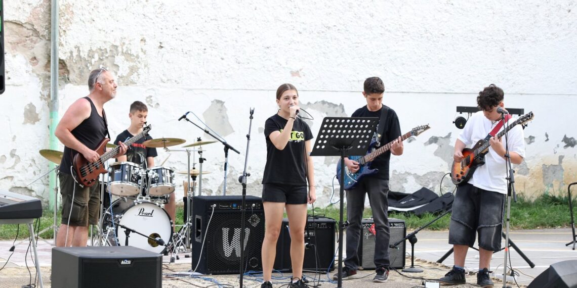 Музикално певческата школа и формация “Куул бенд” казаха не на наркотиците