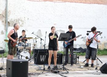 Музикално певческата школа и формация “Куул бенд” казаха не на наркотиците