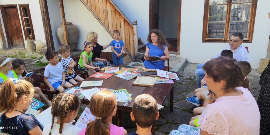 Магията на приказките оживя пред детските очи