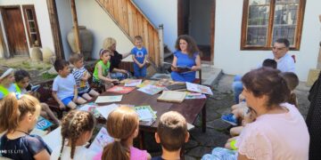 Магията на приказките оживя пред детските очи