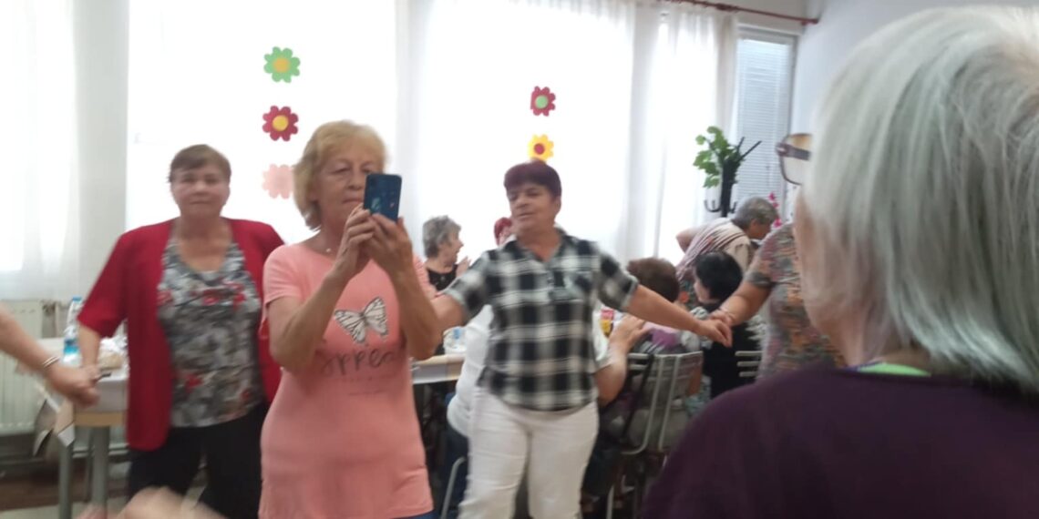 Веселие без възраст в пенсионерски клуб “Васил Левски”