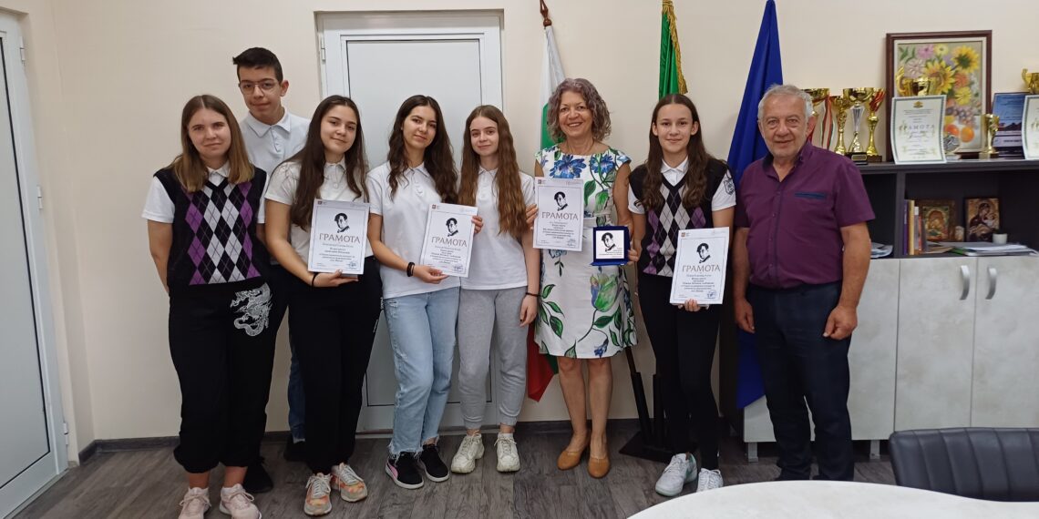 В Седмия национален ученически конкурс за журналистика “Гео Милев”