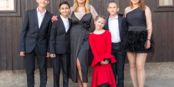 Децата от ВФ „Upstream Voices” покориха сцената на международния арт фестивал ,,Балкански славей“