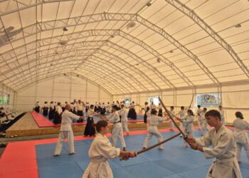 Двама бойци по айкидо – на морски лагер за напреднали