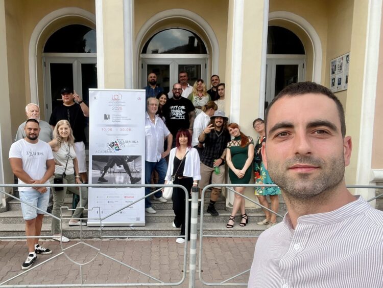 “Фото Академика 2025” отличи Божидар Генков, почетен приз връчи председателят на Читалището