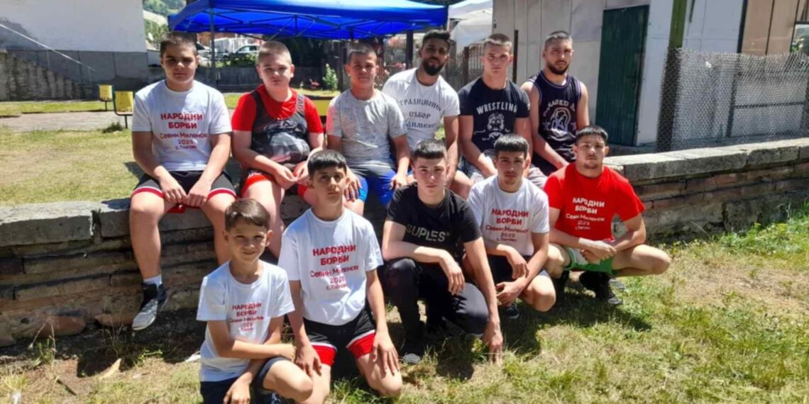 10 медала от народни борби спечелиха нашите Дан Коловци