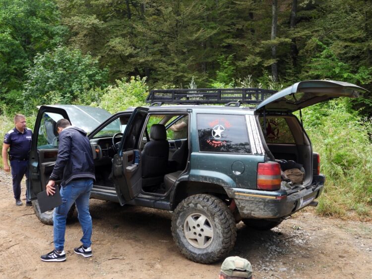 Заловиха бракониери с ловни оръжия край границата на Национален парк “Централен Балкан”