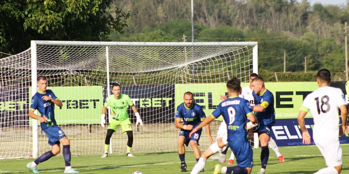 ФК “Севлиево” падна от “гробарите” на старта на Втора лига