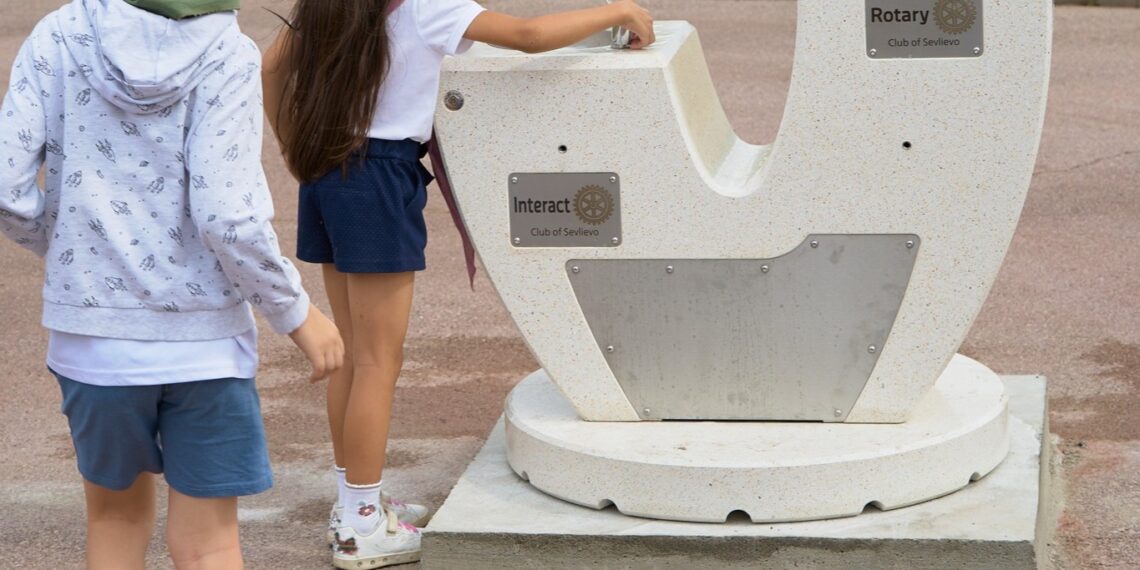 Интеракт дари нова чешма в парк “Казармите” – с мисъл за хората и животните