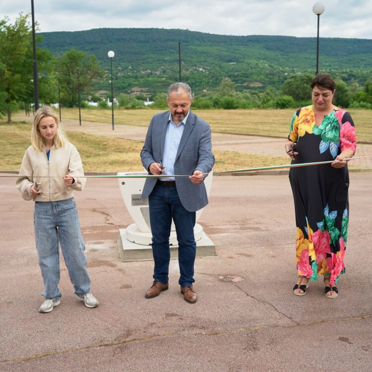 Интеракт дари нова чешма в парк “Казармите” – с мисъл за хората и животните