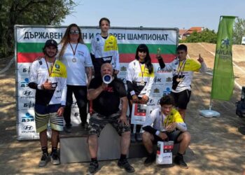 “Летящ” колоездачен екип с тайна мисия