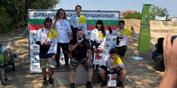 “Летящ” колоездачен екип с тайна мисия