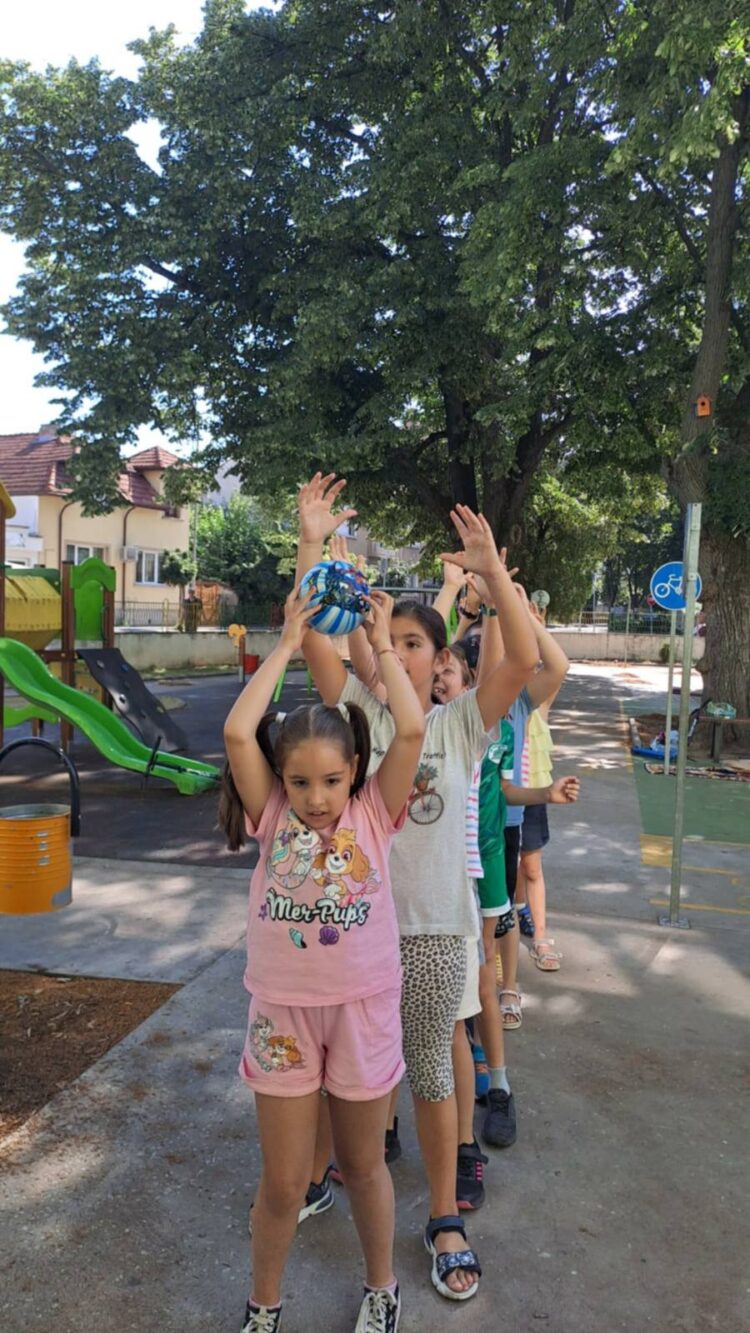 Летен празник с игри и усмивки за децата от ДК “Йовко Йовков”