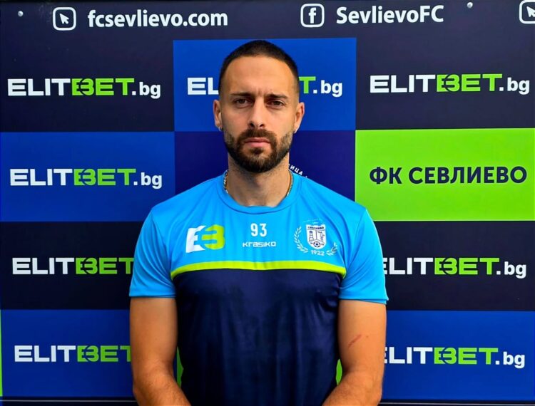 Още един грък във футболния тим, новите са вече 12