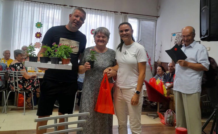 Празнична вечер в ПК  “Васил Левски” събра рожденици, юбиляри и приятели