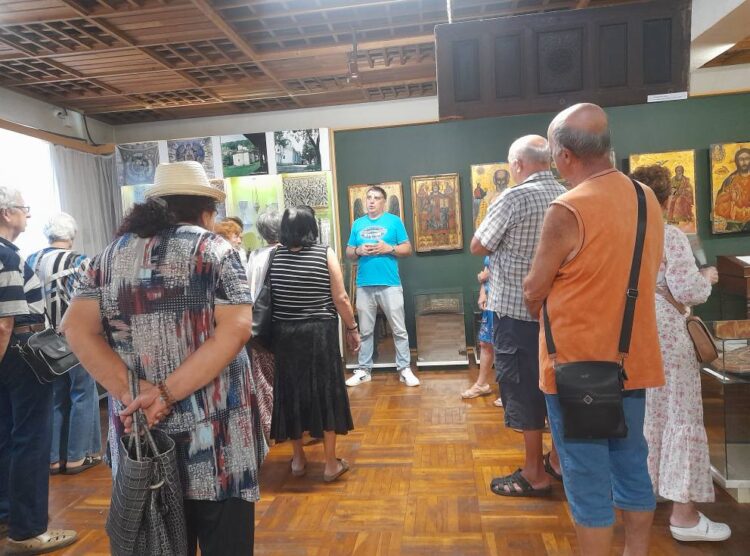 Пенсионерите от клуб “Васил Левски” с почит към своя патрон