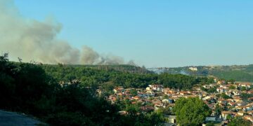 Двама севлиевски пожарникари участваха в гасенето край Арбанаси