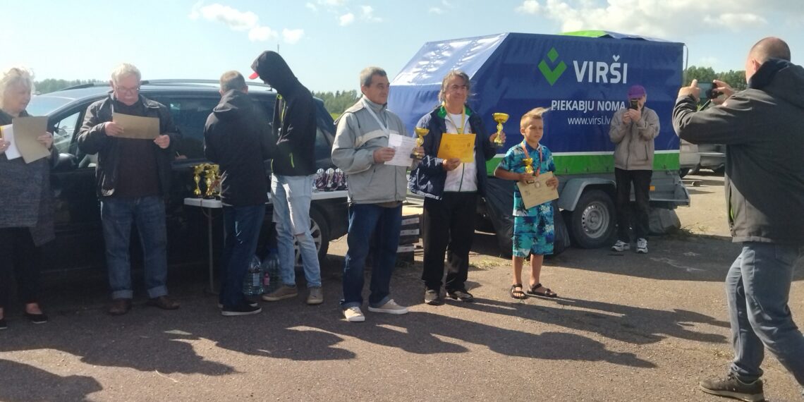 Четири медала от Световната купа по ракетомоделизъм