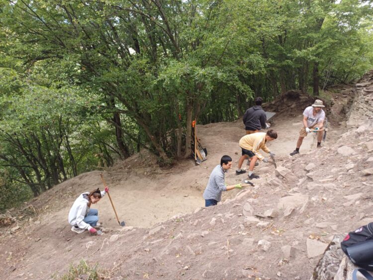 Международен екип проучва крепостта Хоталич в 46-ия археологически сезон