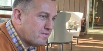 Демокрация на предела между борчески намерения и научна аналитичност