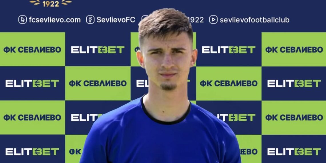 Четвърто футболно попълнение, Касов се завръща в родния град