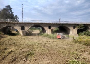 Гражданската инициатива: Да почистим реката, за да се случи и ремонта на моста на Колю Фичето