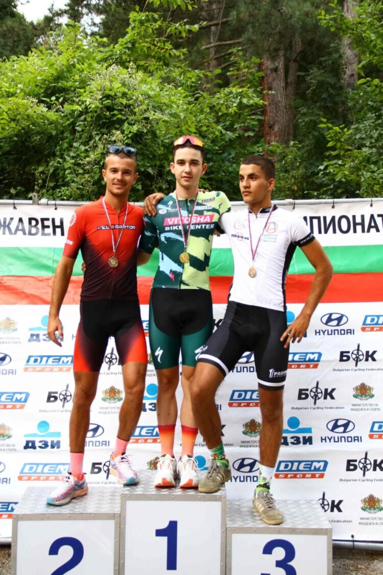 Шампионът Мишо Костадинов отново със злато, сребро за Сашо Иванов