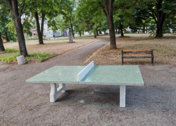 Четири нови тенис маси в парковете на Севлиево привличат деца и младежи