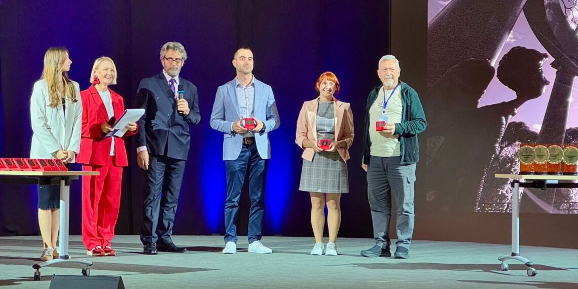 Заслужено признание – 18 медала от Международната фотографска олимпиада в Санкт Петербург