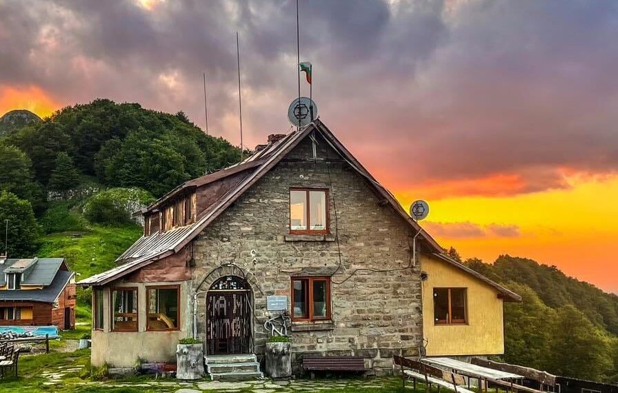 Хижа “Мазалат” отбеляза 90 г. юбилей, търси 25 000 лв. за ремонт