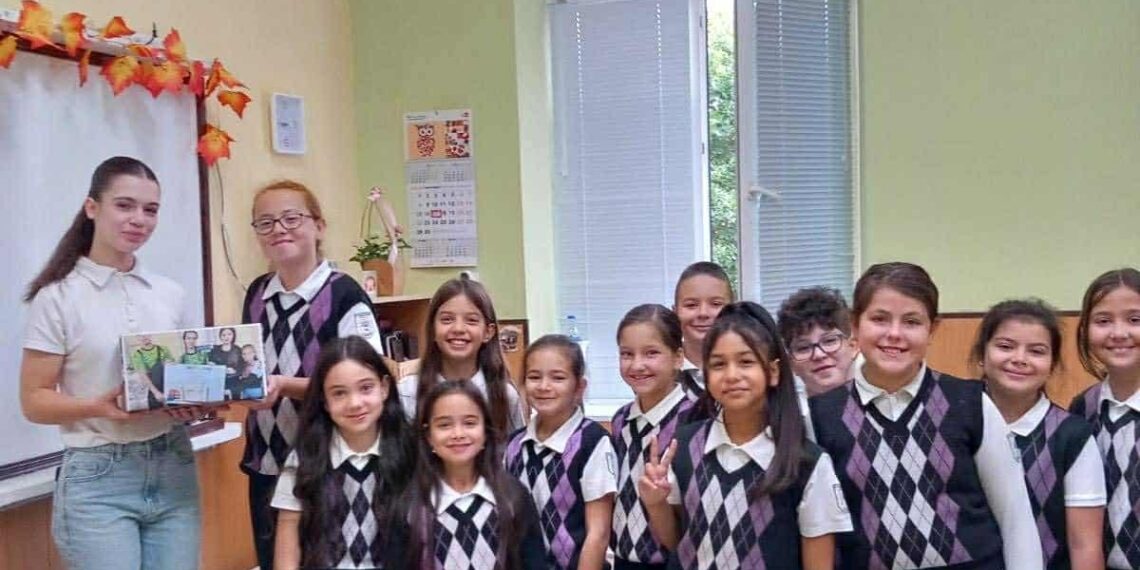 Четвъртокласници събраха пари за участие на таекуондистите в Световното