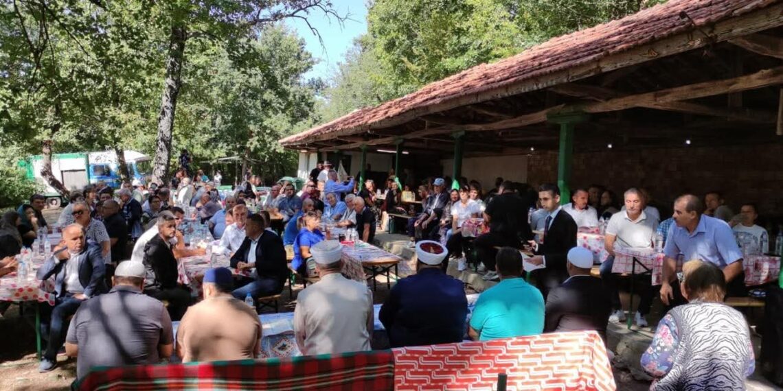 Дарения за Хаджет Байрам на м.Гаази Баба Текке