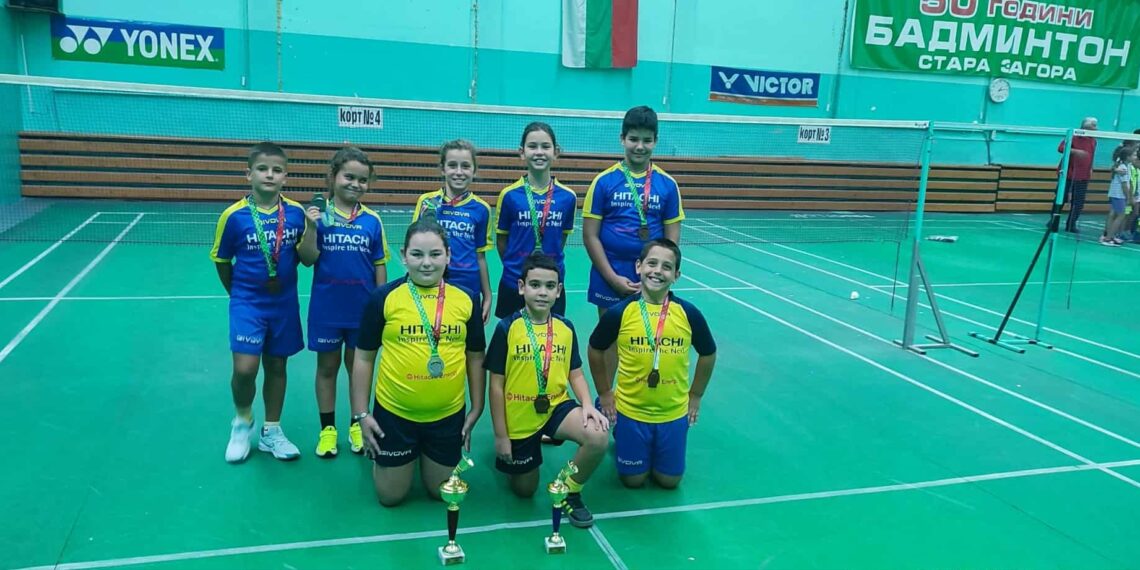 Сребро и бронз за отборите ни по бадминтон
