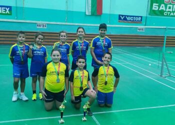 Сребро и бронз за отборите ни по бадминтон