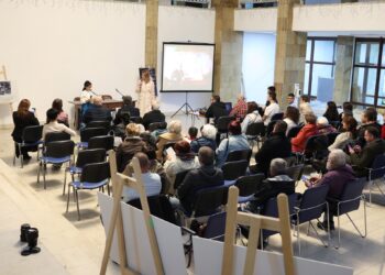 Стихосбирката “Душа под снега” на Петко Хинов представиха в Севлиево в навечерието на Деня на града