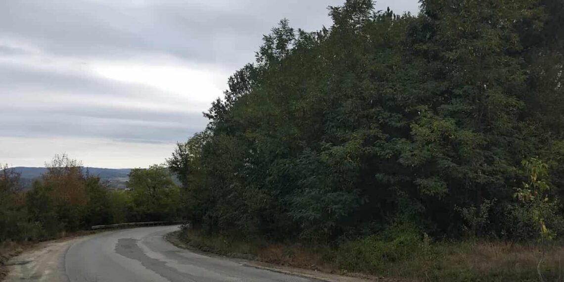 “Направи си сам” – започна почистването на опасен участък