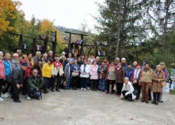Туристите-ветерани от ПК “В.Левски” по пътеките на историческото наследство на с. Арбанаси