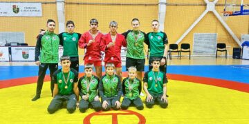 Седем медала и отборно трето място за самбистите