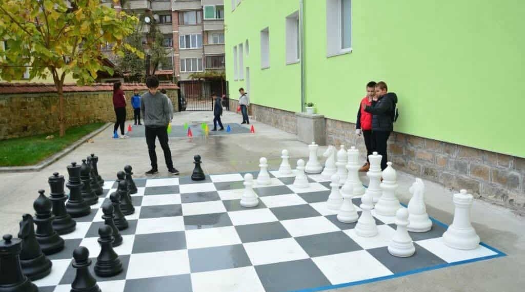 “Да играем шах на открито” по проект в Детски комплекс