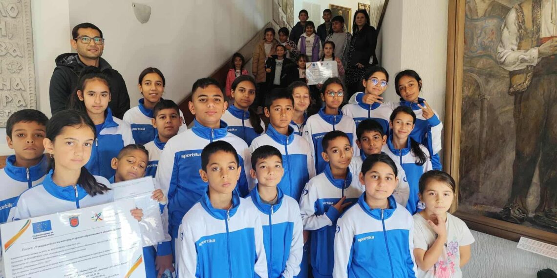 Разменени усмивки и училищно настроение