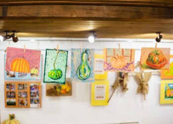“Тиквени цветни фантазии” в АВК “Дандолови къщи”