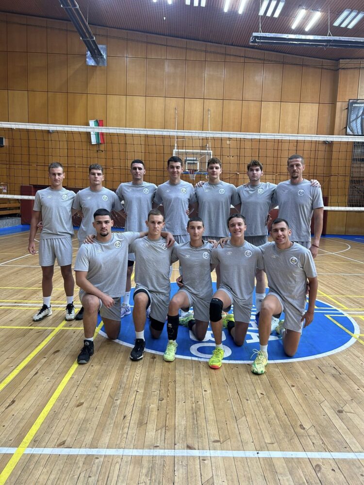 Волейболният “Раковски” стартира като гост