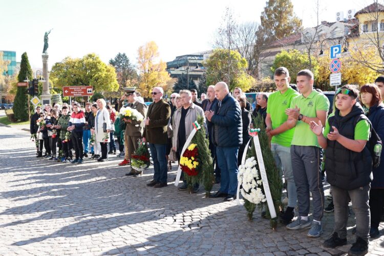 Паметник на ген. Стефан Нерезов откриха в Севлиево
