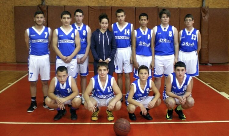 Допълнителни 2000 лв. за баскетболистите