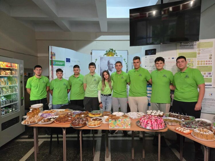 Благотворителен базар с аромат на домашно приготвени сладкиши в ПГ “Марин Попов”