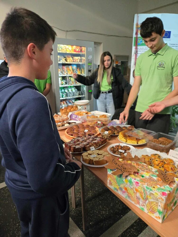 Благотворителен базар с аромат на домашно приготвени сладкиши в ПГ “Марин Попов”