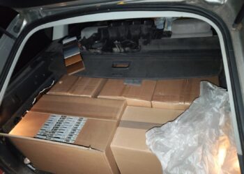 2500 кутии с незаконни цигари намериха в багажник на кола