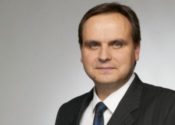 Николай Григоров: “Може да е законно разпределението на бонусите в държавната администрация, но справедливо ли е?”