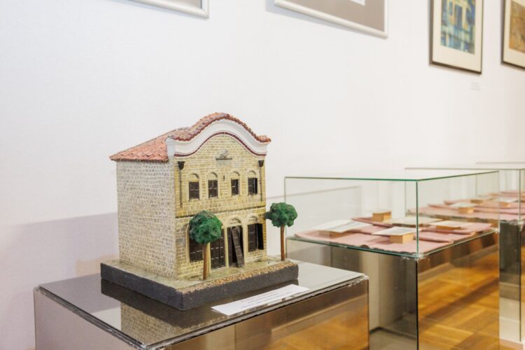 Изложба, посветена на гения Кольо Фичето откриха в Севлиево